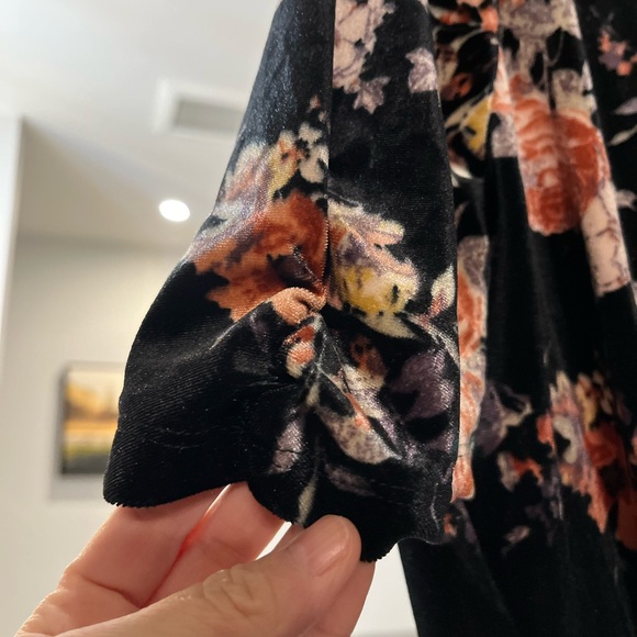 Cottage core/ boho velour floral skirt and top set. - Picture 7 of 7